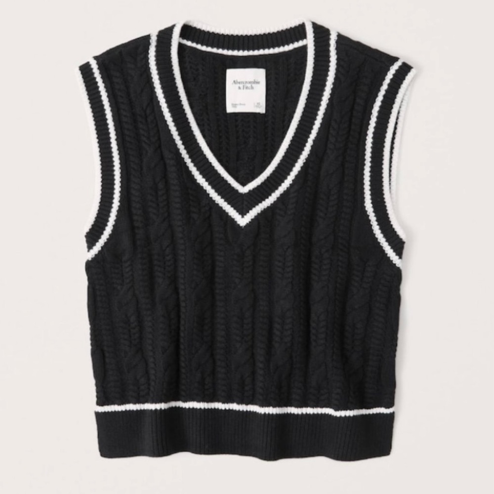 Abercrombie Cropped V-Neck Sweater Vest | Black